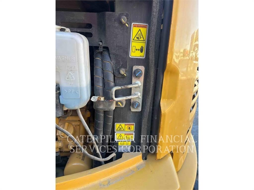 CAT 304E2CR حفارات زحافة