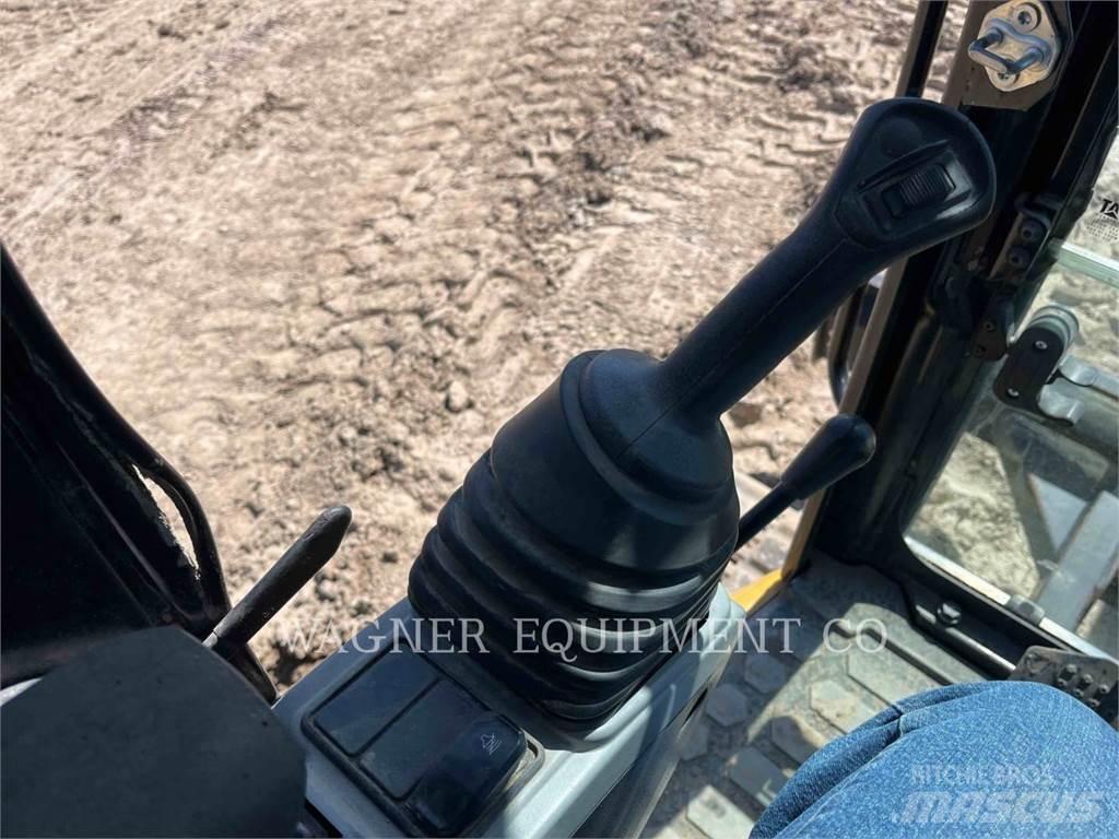 CAT 304E2CR حفارات زحافة