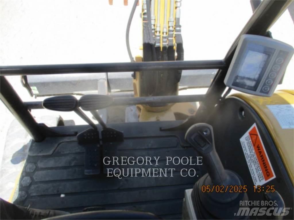CAT 304E2CR حفارات زحافة