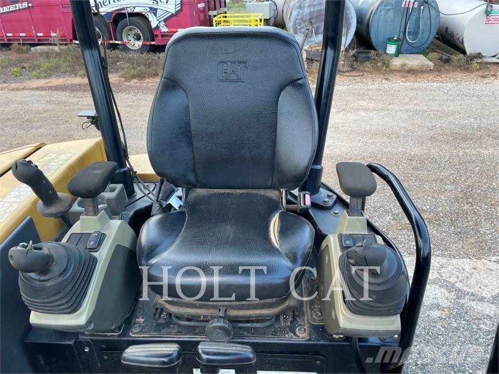CAT 304E2CR حفارات زحافة