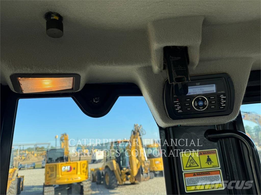 CAT 304E2CR حفارات زحافة