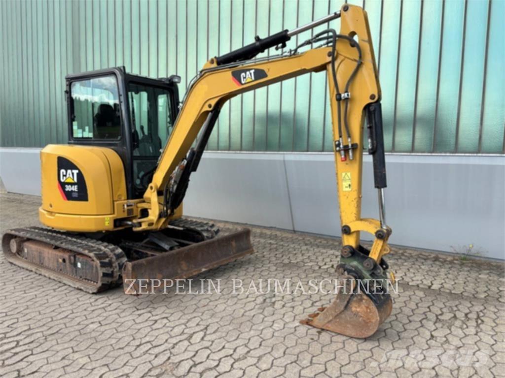 CAT 304ECR حفارات زحافة
