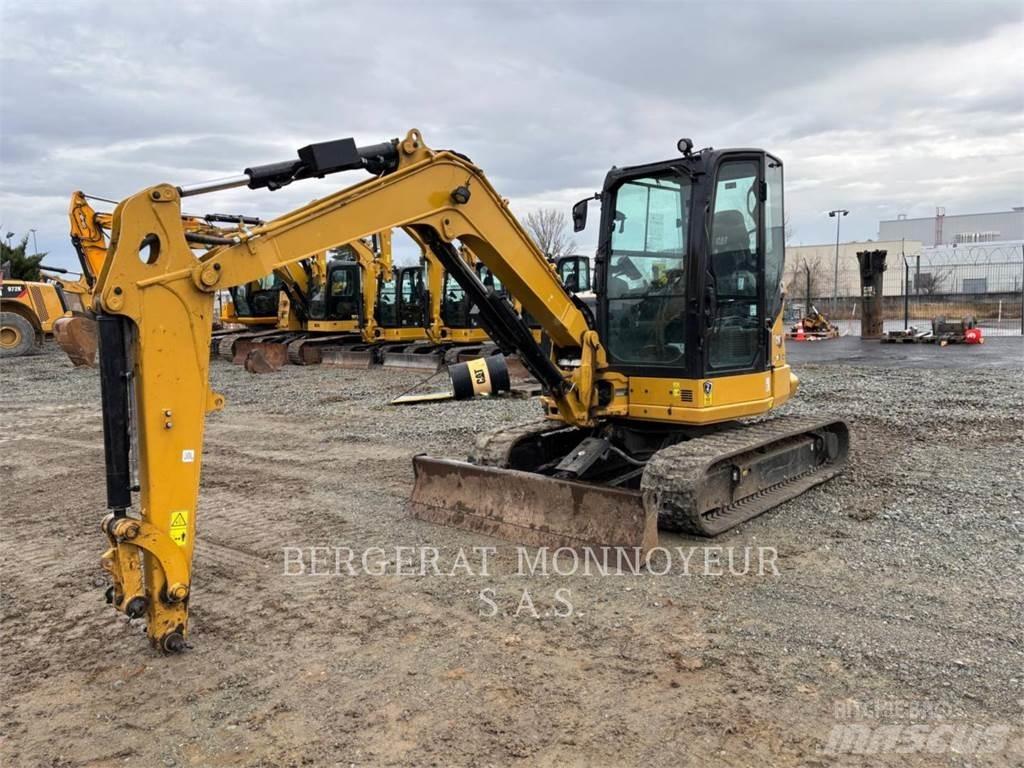 CAT 305 حفارات زحافة