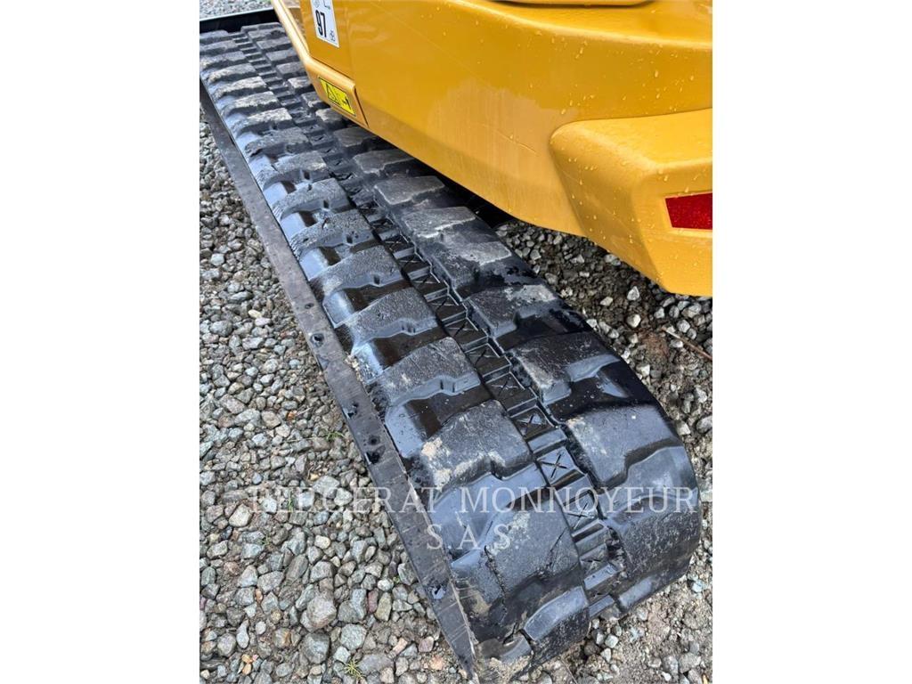 CAT 305 حفارات زحافة