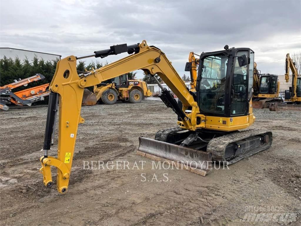 CAT 305 حفارات زحافة