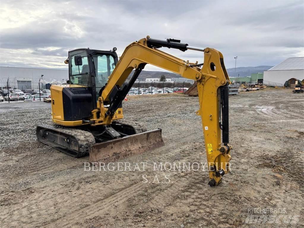 CAT 305 حفارات زحافة