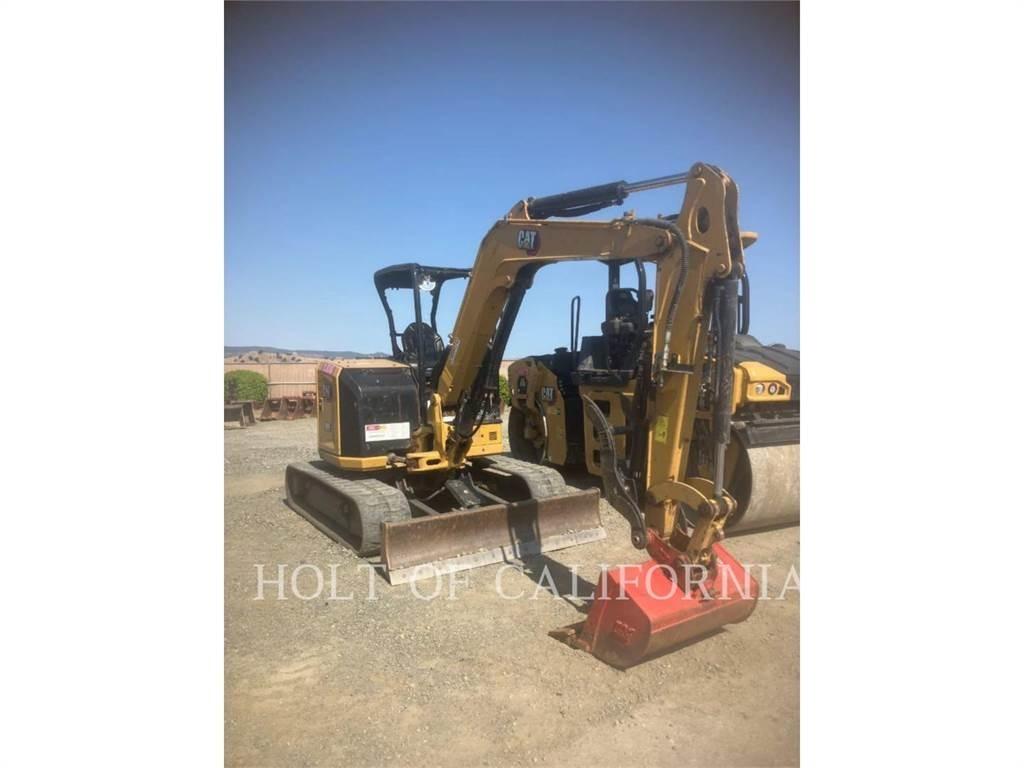 CAT 305 حفارات زحافة