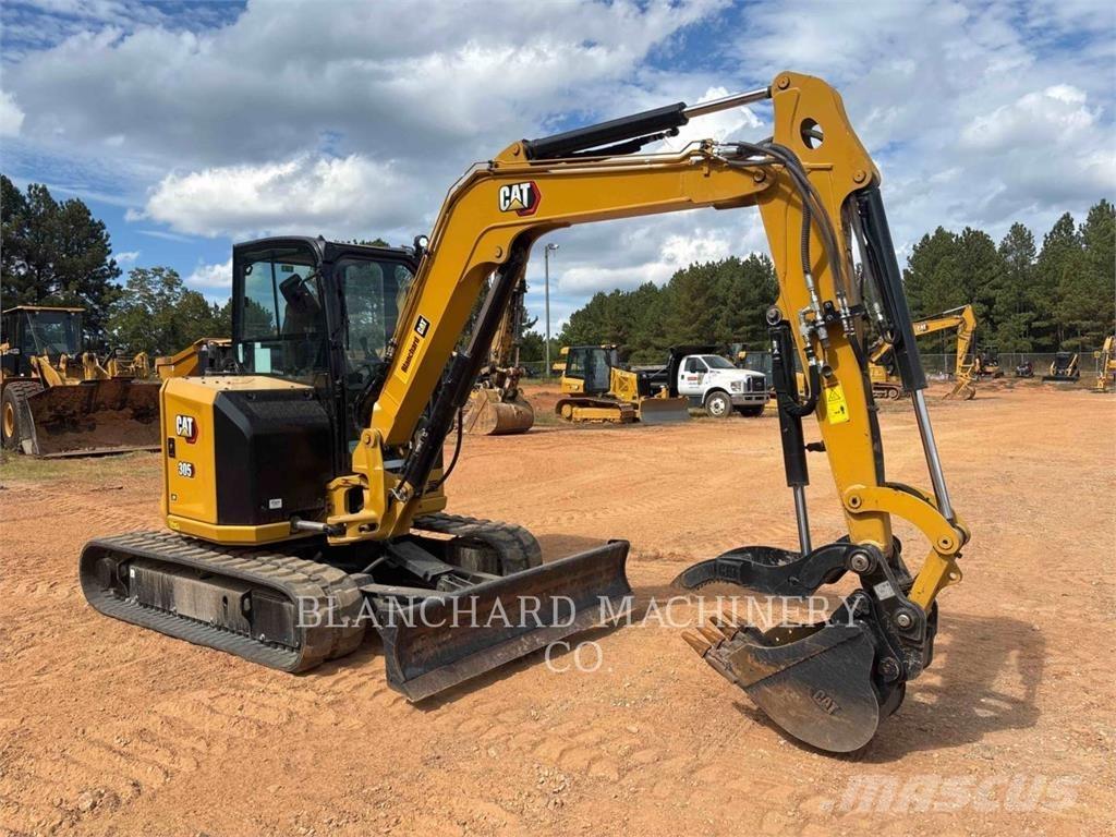 CAT 305 حفارات زحافة