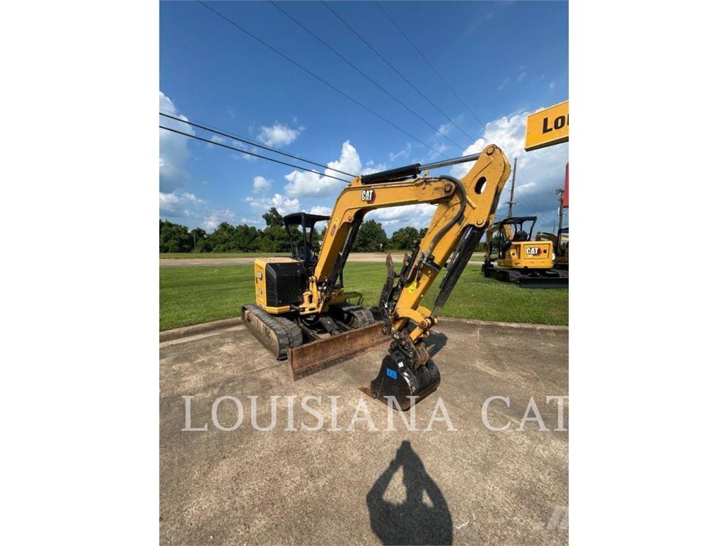 CAT 305 حفارات زحافة
