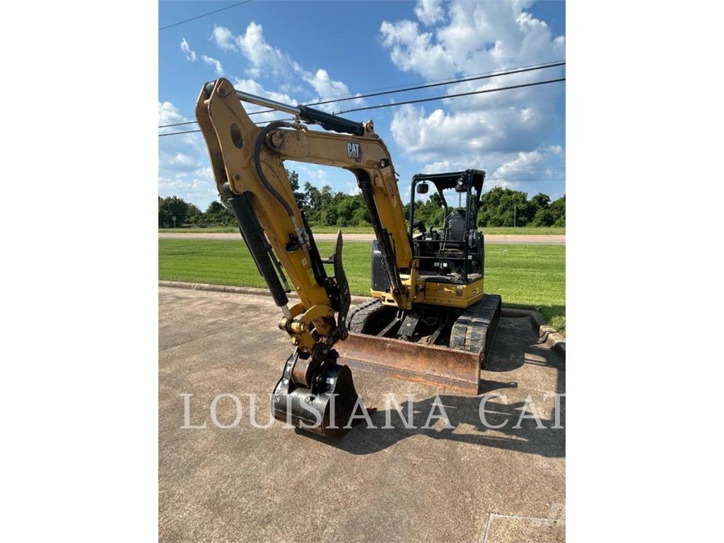 CAT 305 حفارات زحافة