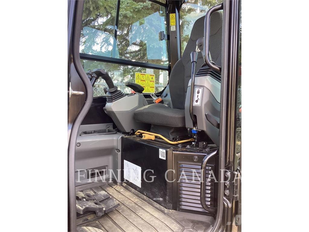CAT 305-07 حفارات زحافة