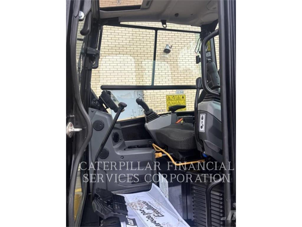 CAT 305 07A CR حفارات زحافة