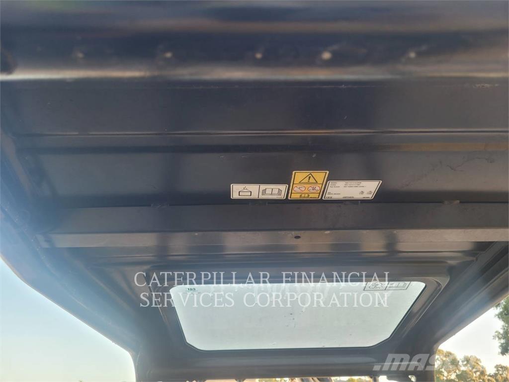 CAT 305-07CR حفارات زحافة