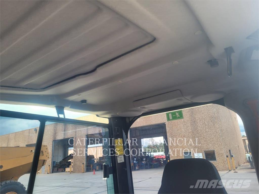 CAT 305-07CR حفارات زحافة