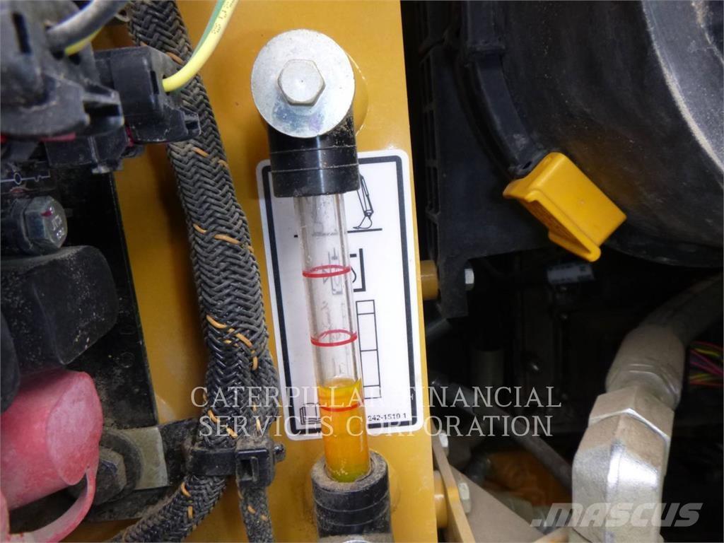 CAT 305-07CR حفارات زحافة