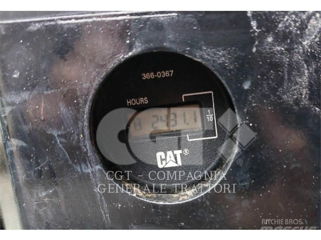 CAT 305.5 E2 حفارات زحافة