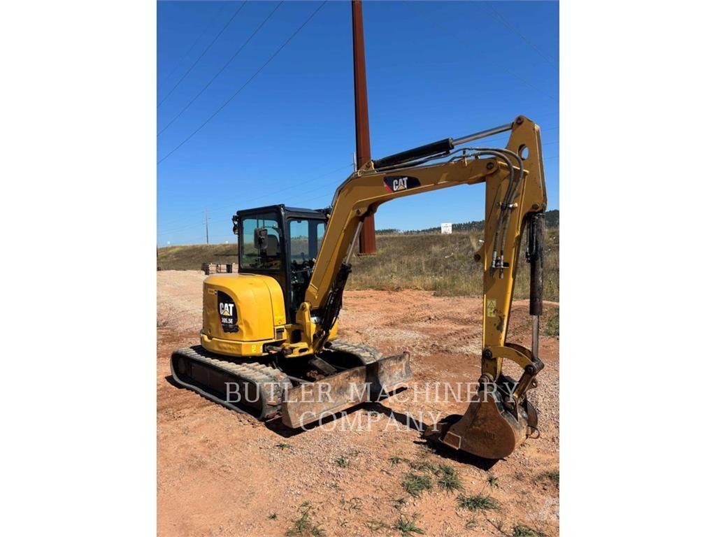 CAT 305.5E حفارات زحافة