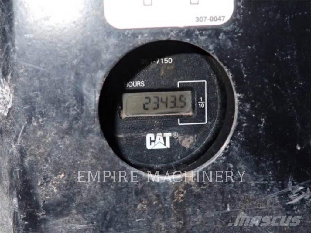 CAT 305.5E CA حفارات زحافة