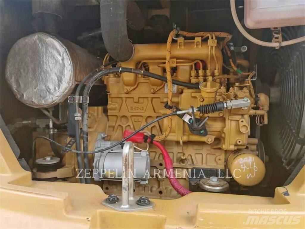 CAT 305.5E2 حفارات زحافة