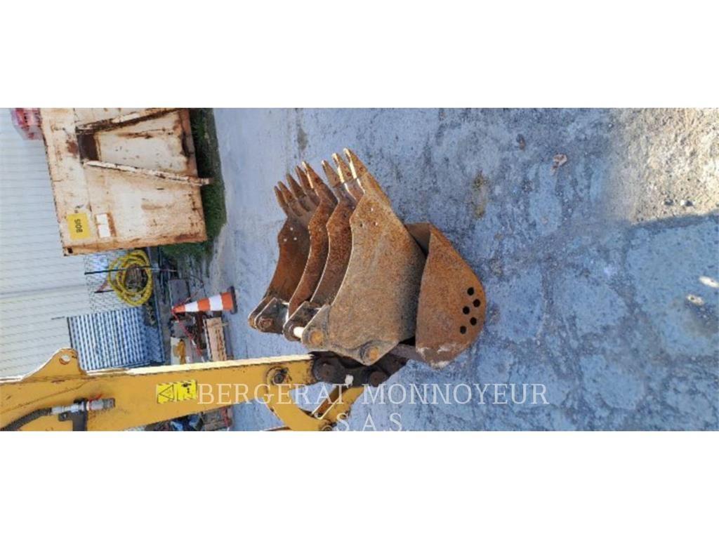 CAT 305.5E2 حفارات زحافة