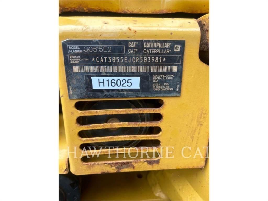 CAT 305.5E2 حفارات زحافة