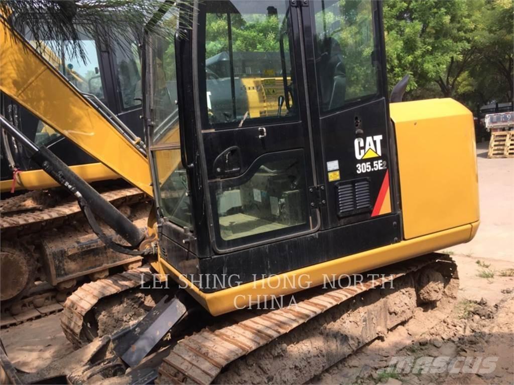 CAT 305.5E2 حفارات زحافة