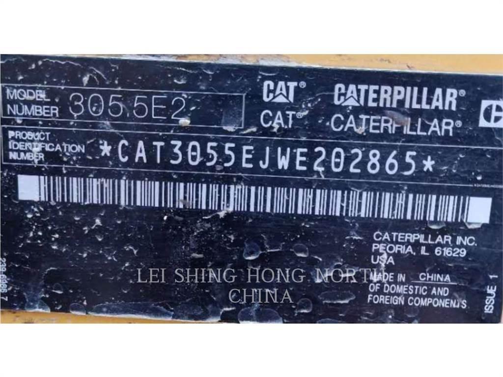 CAT 305.5E2 حفارات زحافة
