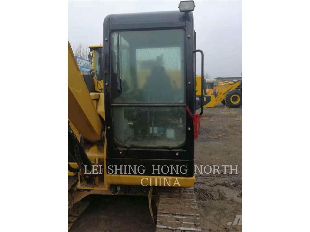 CAT 305.5E2 حفارات زحافة