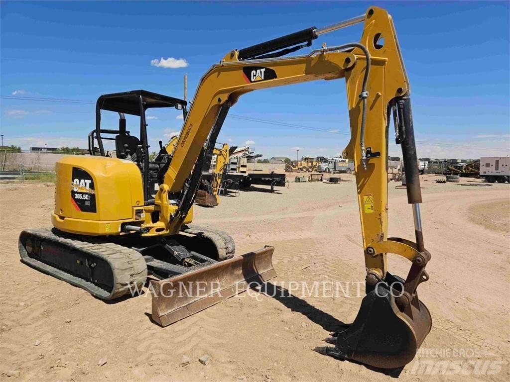CAT 305.5E2 CR حفارات زحافة
