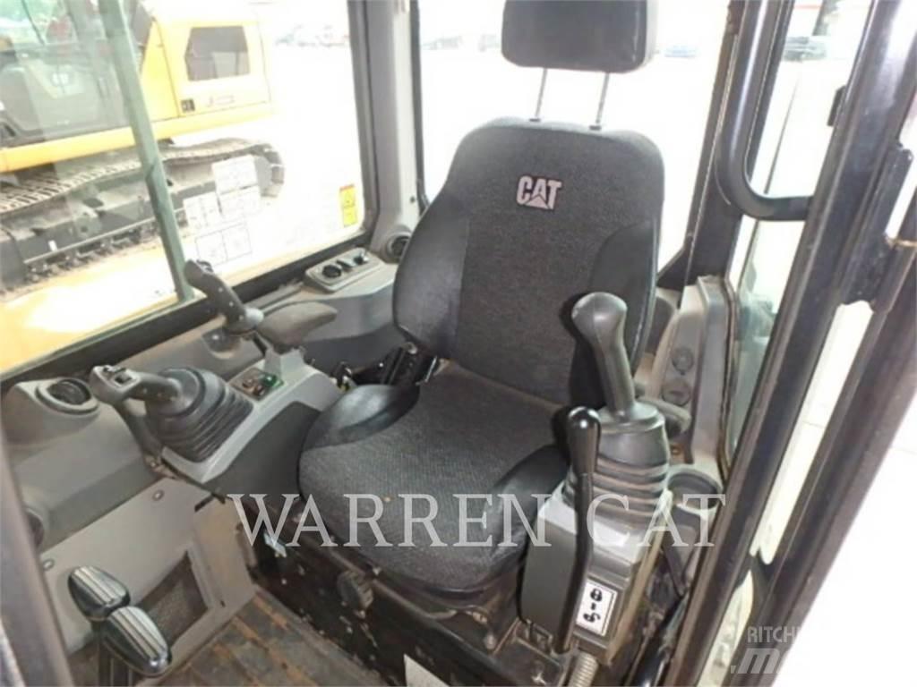 CAT 305.5E2 HT حفارات زحافة