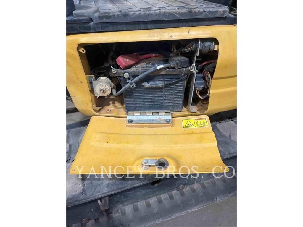 CAT 305.5E2 OS حفارات زحافة