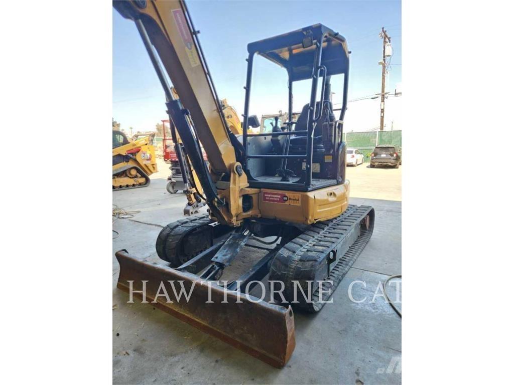 CAT 305.5E2 TH حفارات زحافة