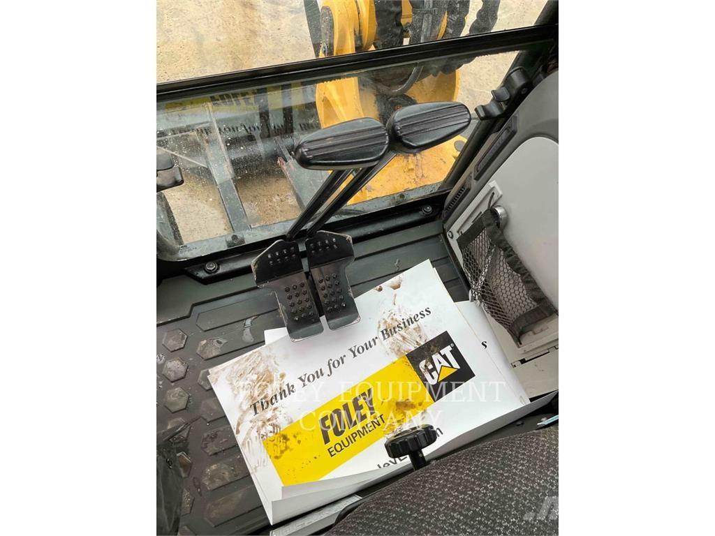 CAT 305.5E2CR حفارات زحافة