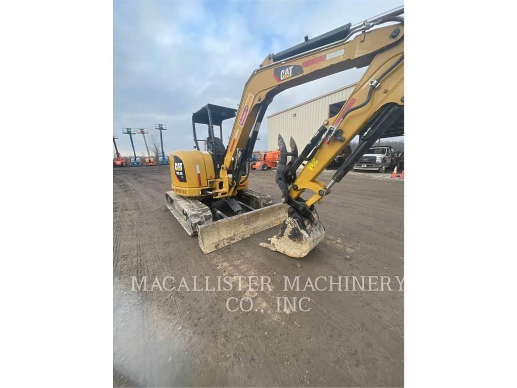CAT 305.5E2CR حفارات زحافة