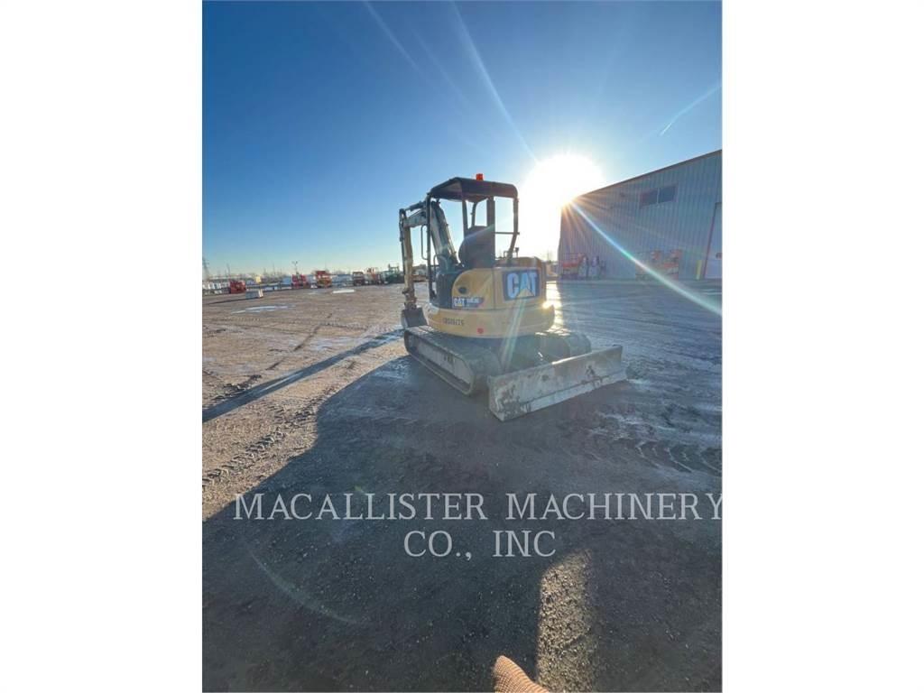 CAT 305.5E2CR حفارات زحافة
