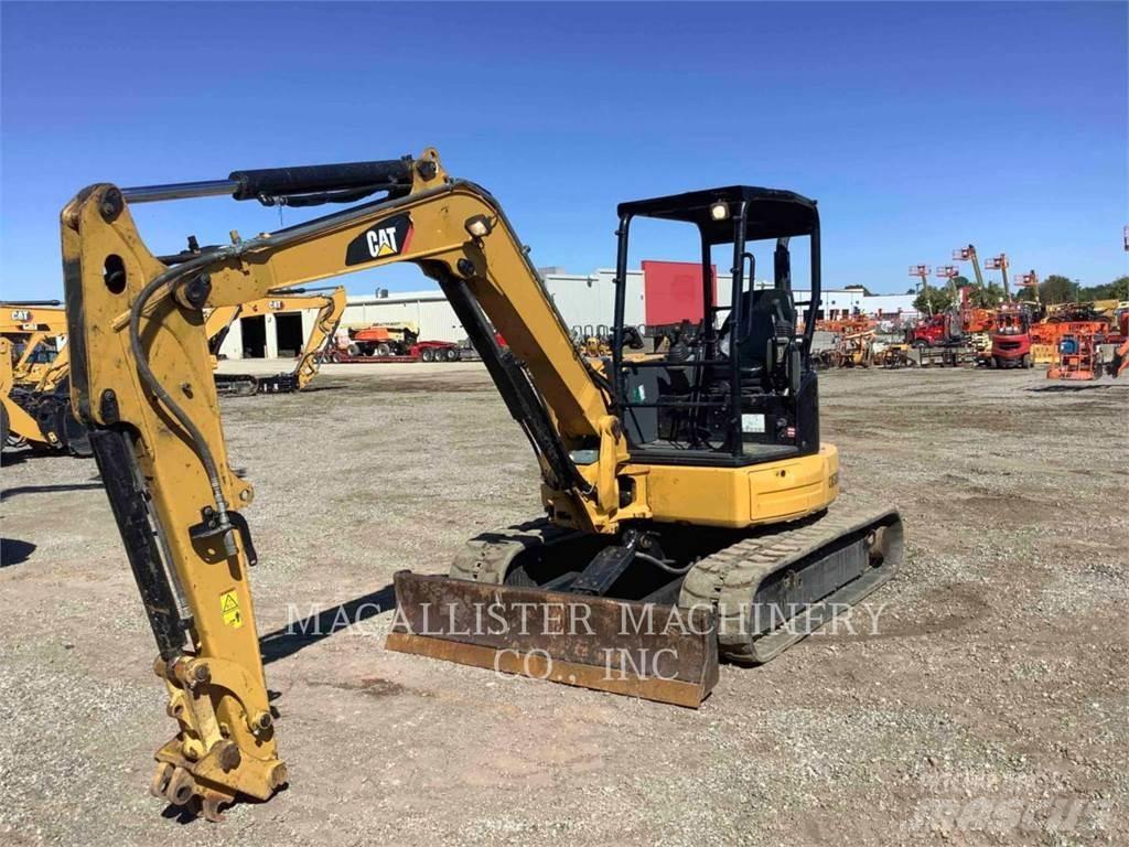 CAT 305.5E2CR حفارات زحافة