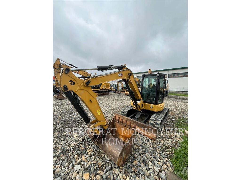 CAT 305.5E2CR حفارات زحافة