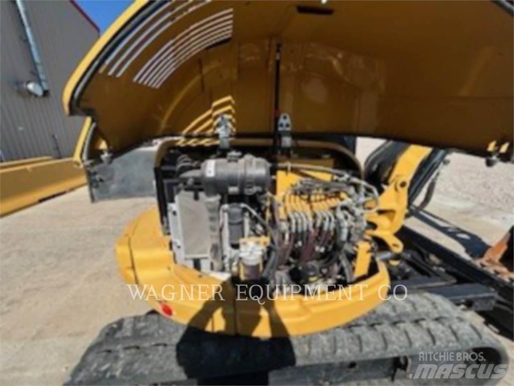 CAT 305.5E2CR حفارات زحافة