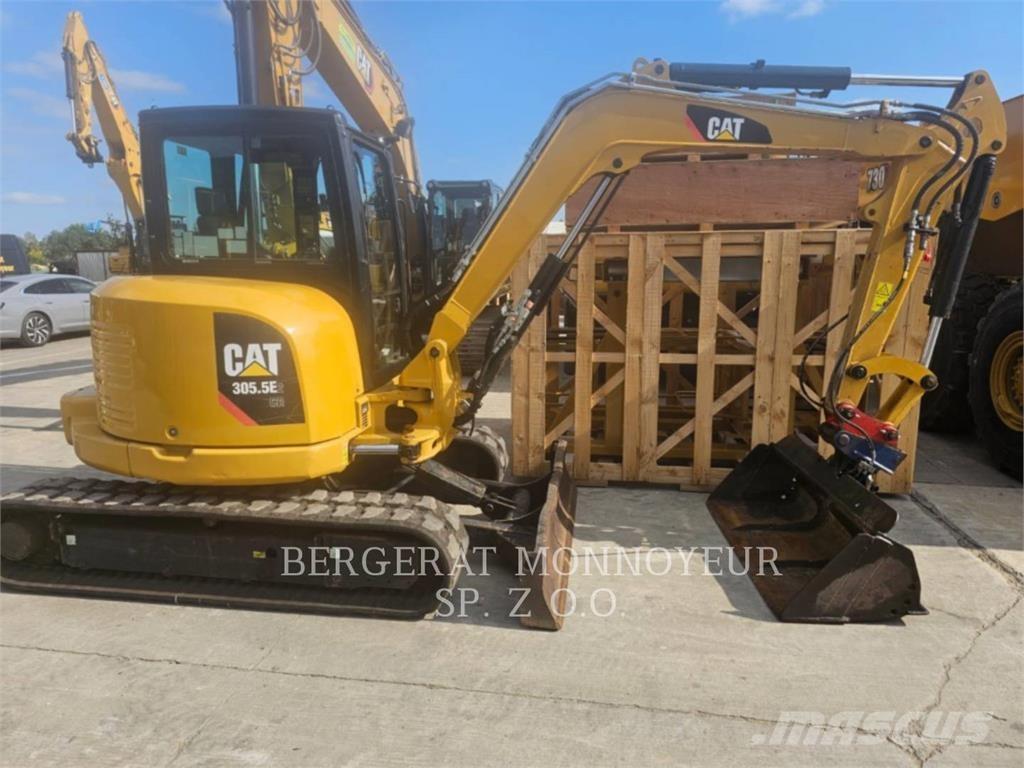 CAT 305.5E2CR حفارات زحافة
