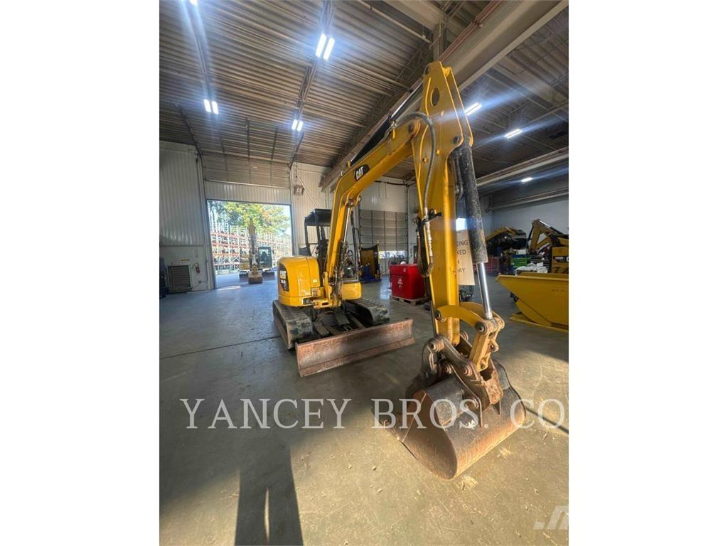 CAT 305.5E2CR حفارات زحافة