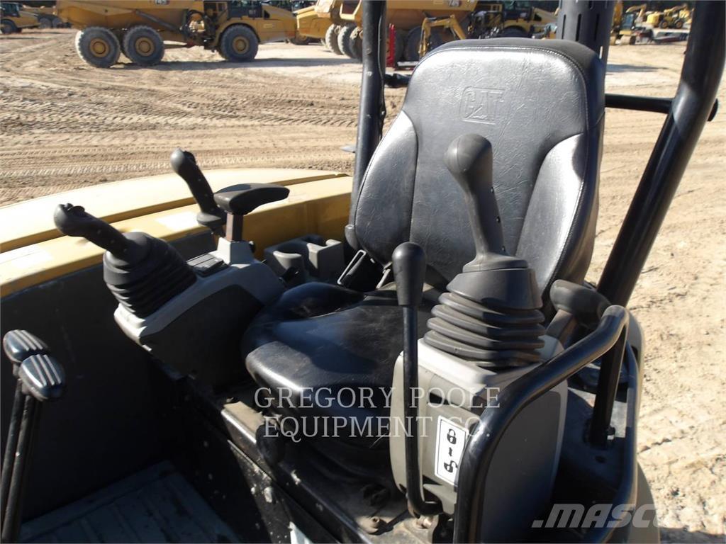 CAT 305.5E2CR حفارات زحافة