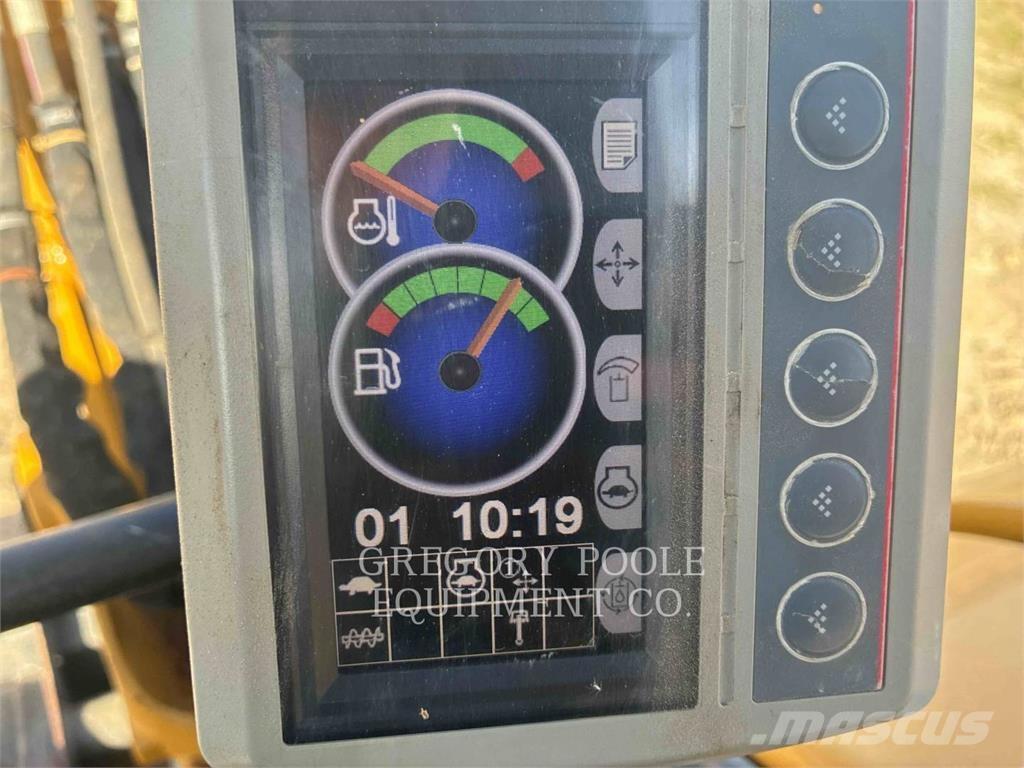 CAT 305.5E2CR حفارات زحافة