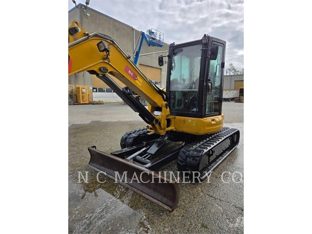 CAT 305.5E2CRB حفارات زحافة