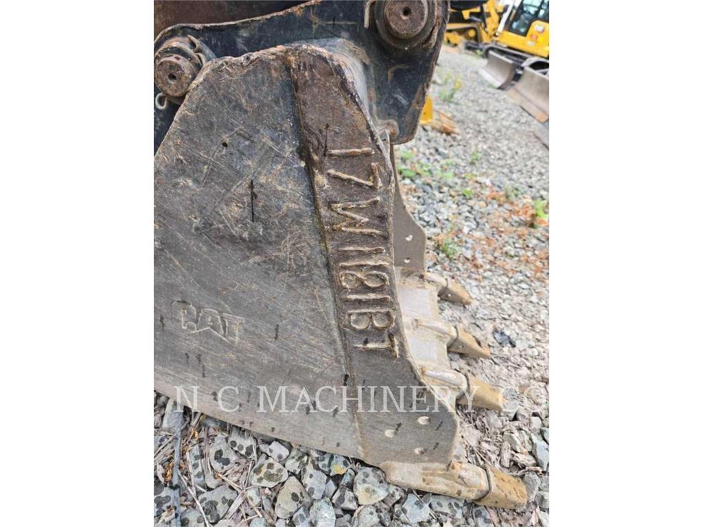 CAT 305.5E2CRB حفارات زحافة