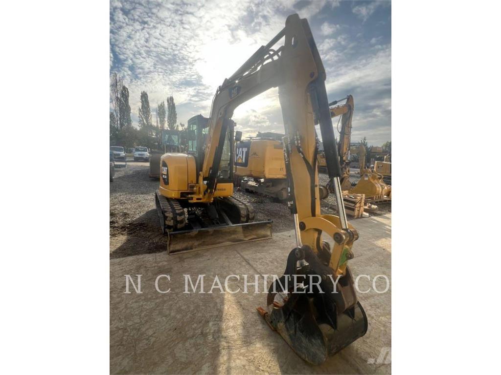 CAT 305.5E2CRB حفارات زحافة