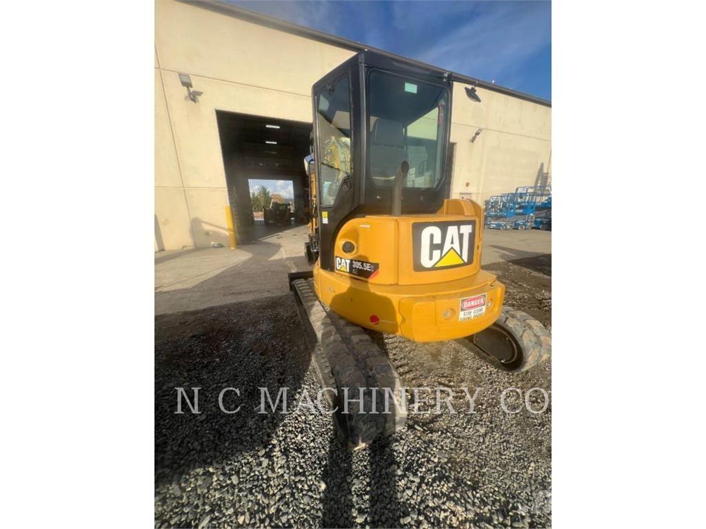 CAT 305.5E2CRB حفارات زحافة