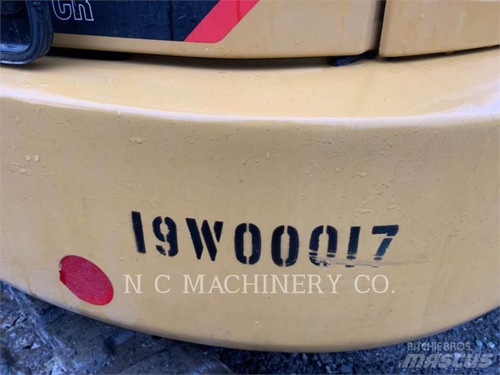 CAT 305.5E2CRB حفارات زحافة