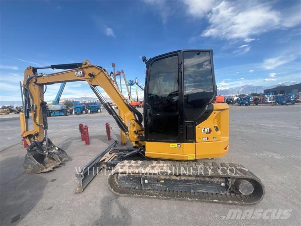 CAT 305 C3 THA حفارات زحافة