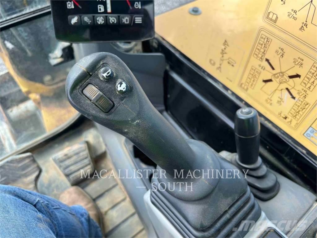 CAT 305 CR حفارات زحافة