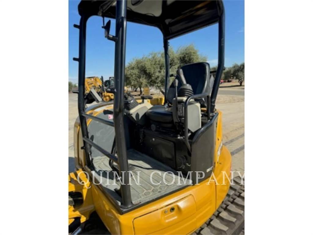 CAT 305E2 حفارات زحافة